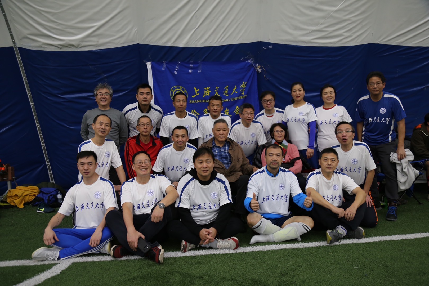 首次组队参加多伦多地区中国高校校友会足球联赛